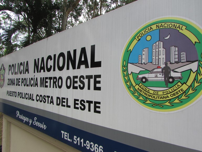 La sub estación de policía de CDE se encuentra ubicada en la avenida Centenario, muy cerca de Burger King.