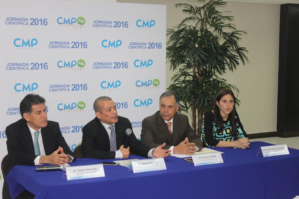 Dr. Walter Valverde, Dr. Mario Miranda, Dr. Ramón Crespo y Licenciada Ana Cristina Arias Moreno