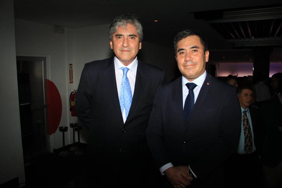 Sr, Marco V. Balarezo, Embajador de Perú en Panamá y Sr. Gustavo García de Consejo Comercial