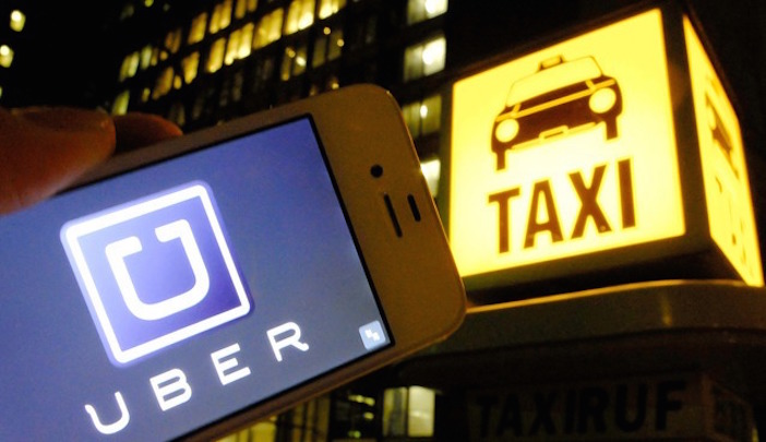 Los transportistas están en contra del servicio que ofrece la compañía Uber; mientras que los usuarios reclaman por el mal servicio de los taxistas | Cortesía